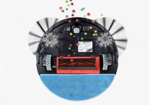 spazzole e mop di un robot lavapavimenti