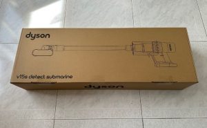 Dyson V15s Detect Submarine packaging