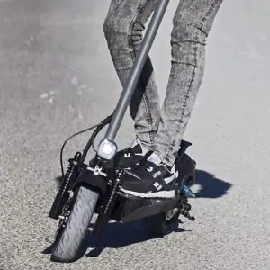 Patinete Eléctrico SMARTGYRO Speedway en curva